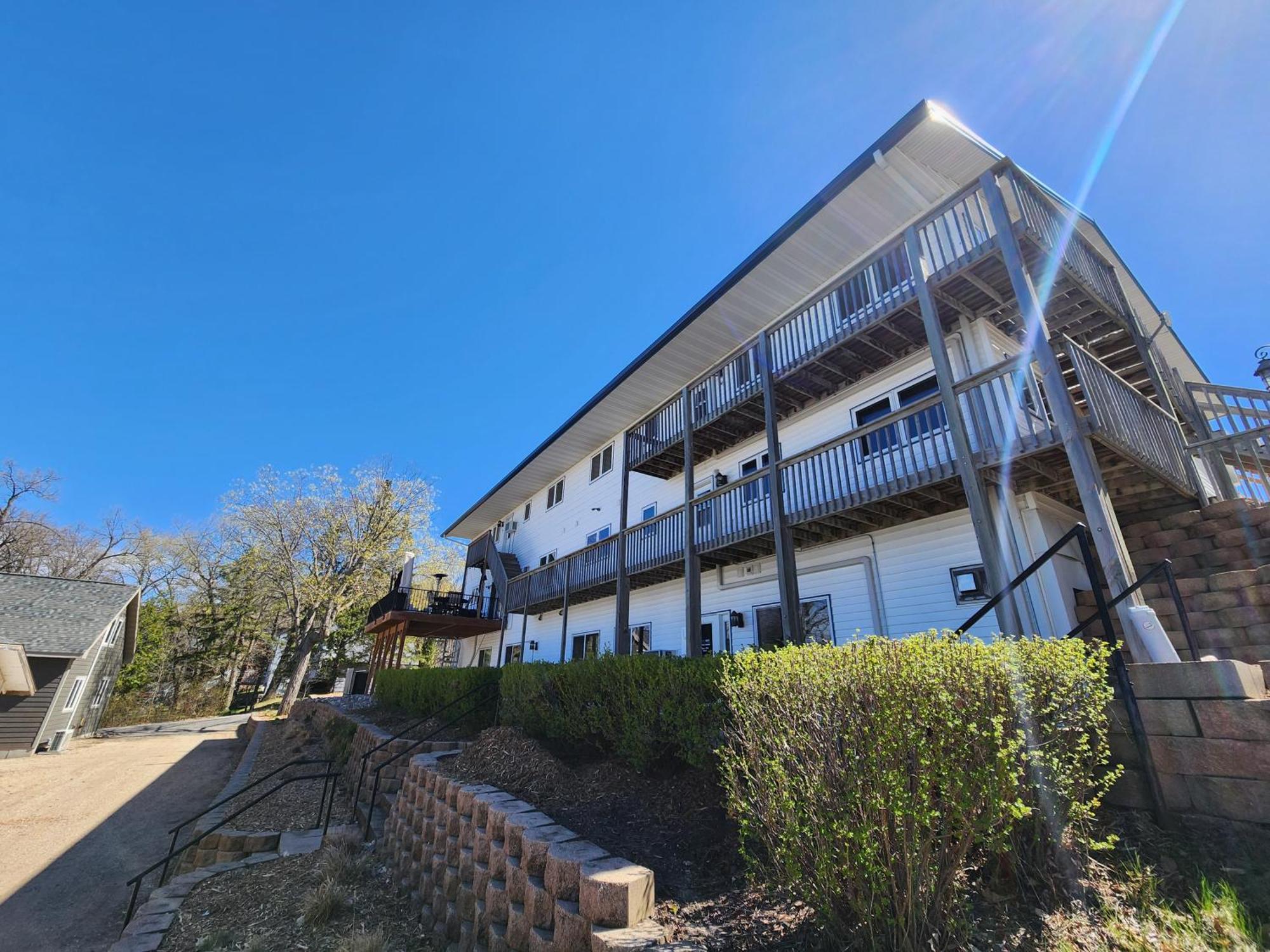 Viking Bay Resort And Lodge Miltona Exteriör bild