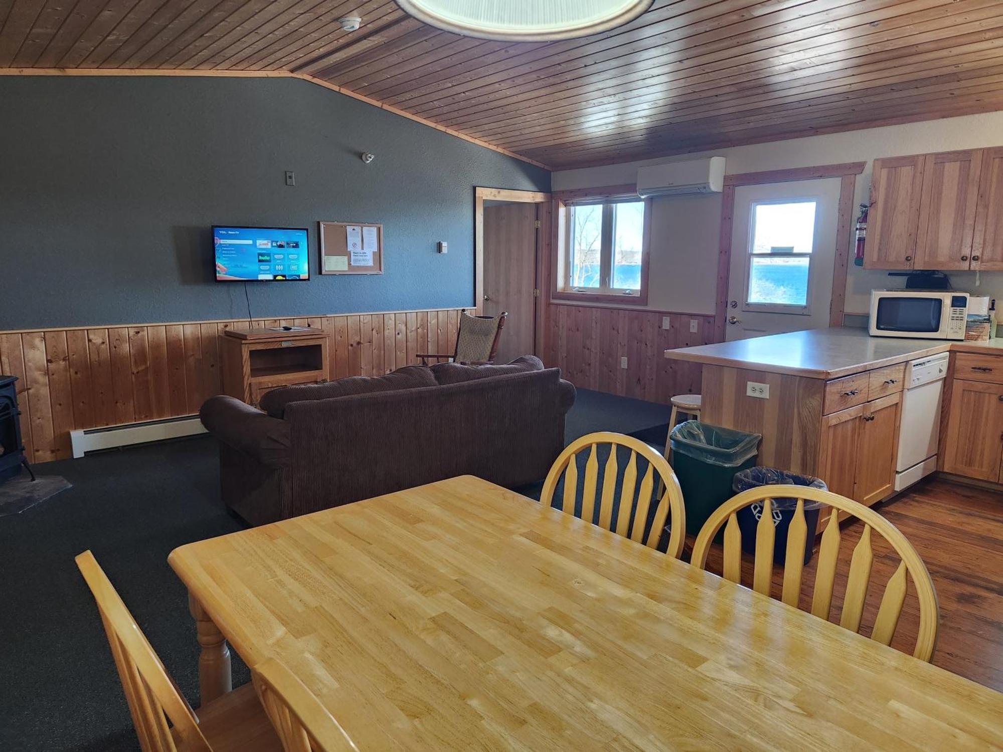 Viking Bay Resort And Lodge Miltona Exteriör bild