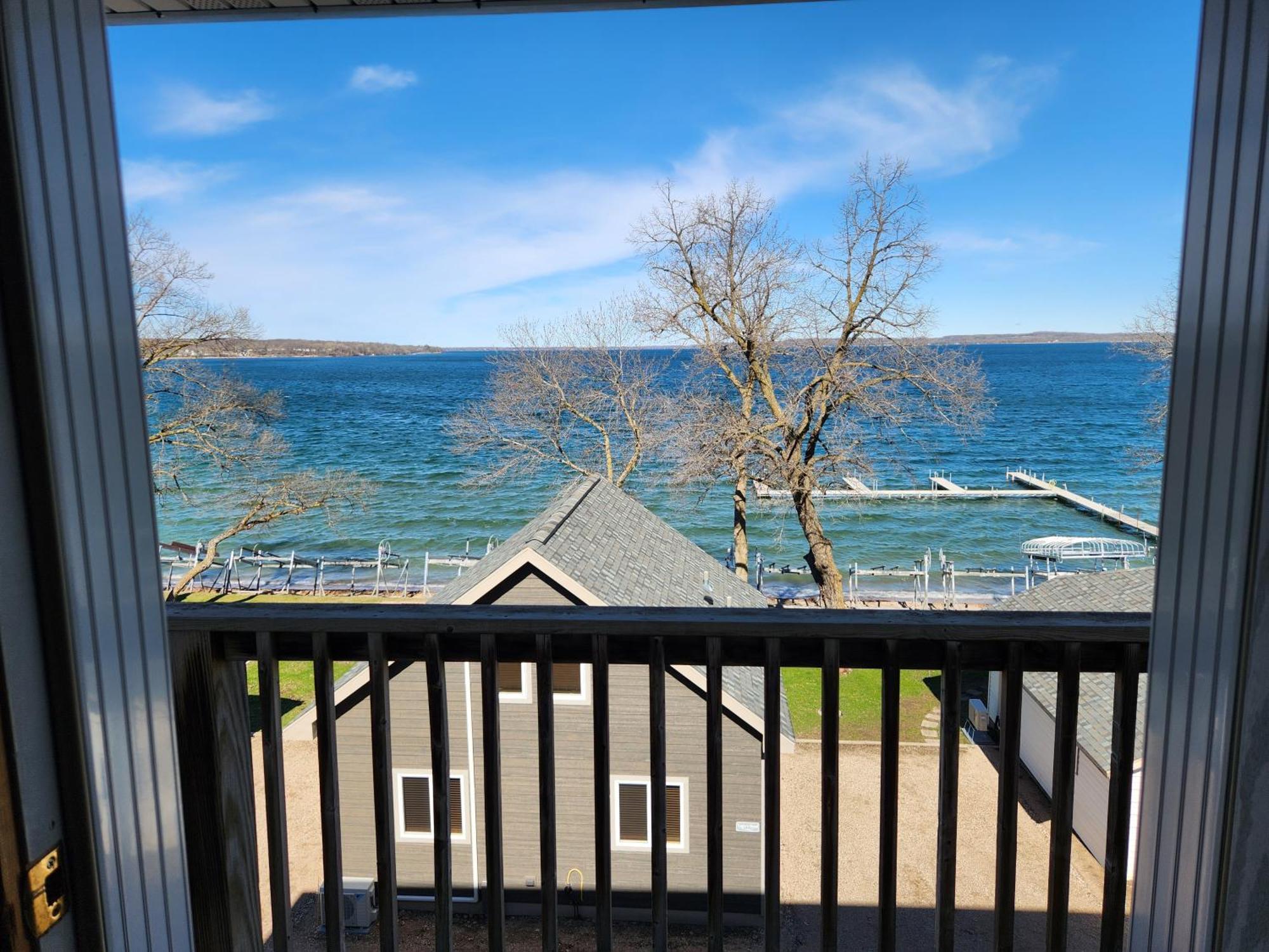 Viking Bay Resort And Lodge Miltona Exteriör bild