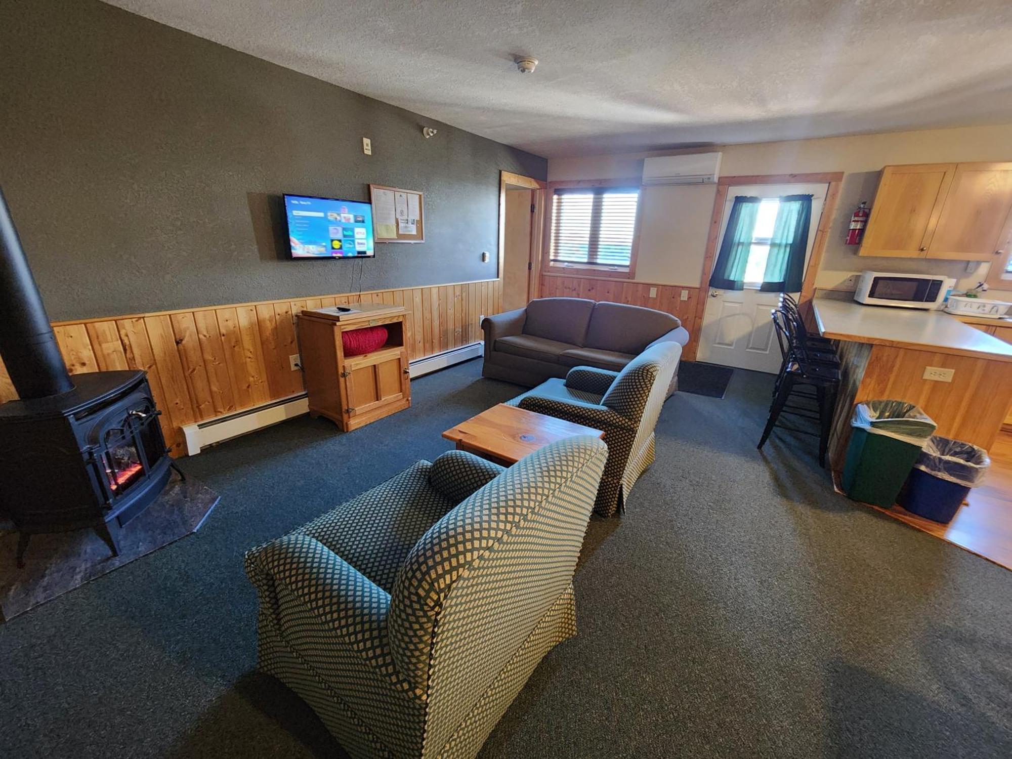 Viking Bay Resort And Lodge Miltona Exteriör bild